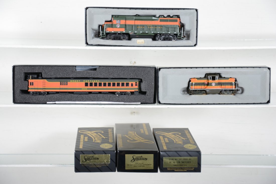 Bachmann Spectrum HO GN Powered Units: Includes a EMNC Gas electric Doodlebug; GP-30 diesel and 44 Ton diesel, all appear like new with boxes, C9-10