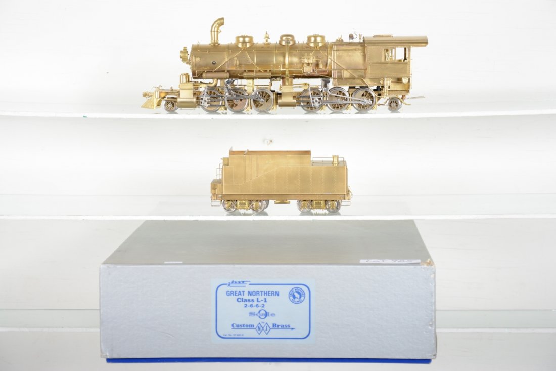 Custom Brass O Scale GN Mallet 2-6-6-2: 2-Rail. Like New to Mint, unrun, may have minor dust from display, near perfect paint, may have some tarnishing to finish. Original box, C10 Vintage brass trains that haven’t been regularly maintain
