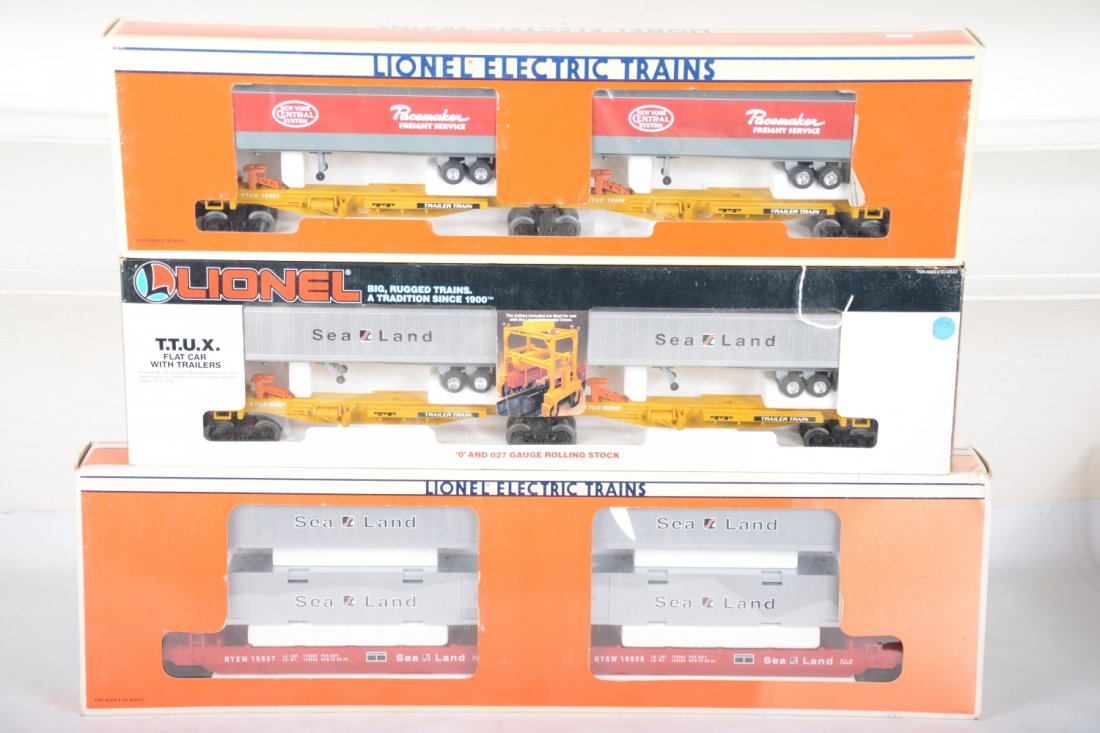 Lionel Standard O Trailer & Container Cars: Includes a 16322 Sealand TRTUX dual flat; 16904 NYC TTUX dual flat; 16936 Susquehanna Maxi-Stack car set. All appear like new with boxes, 1 slightly faded, C9-10