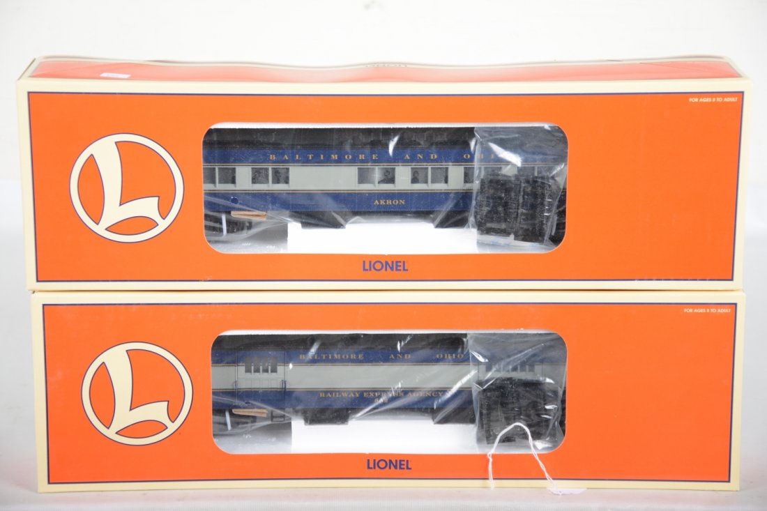 Lionel 39047 B&O Heavyweight 2-pack: 042. Nice add-on set, both mint in boxes with shipper, C10