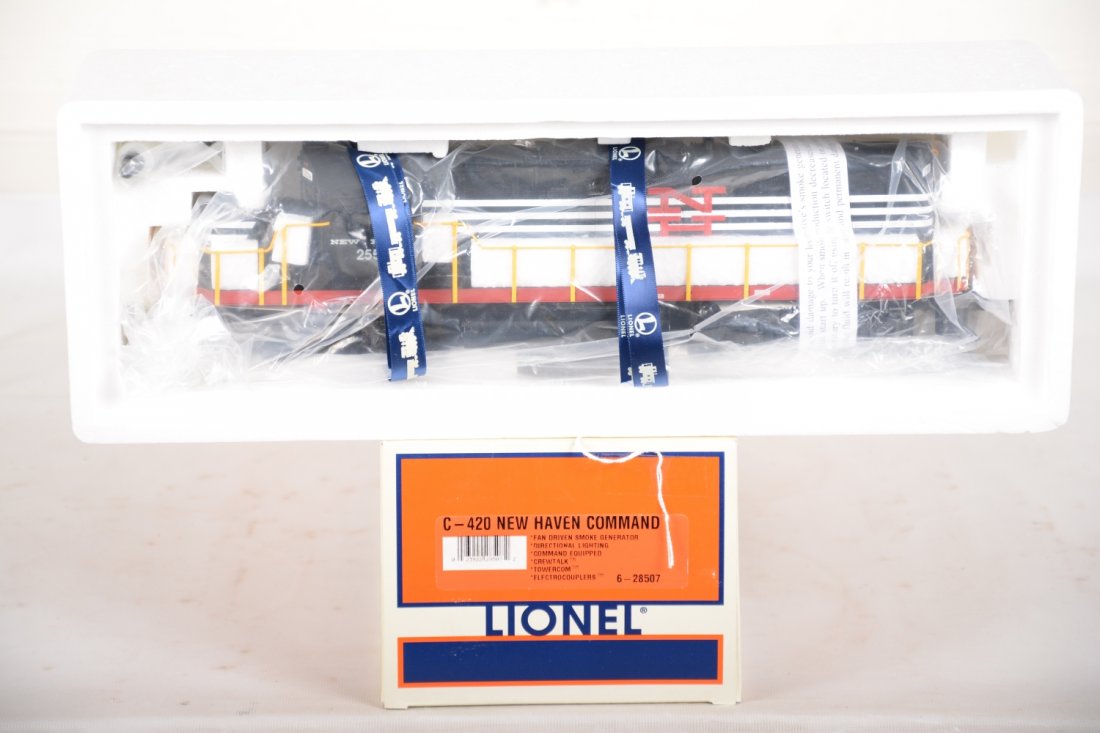 Lionel 28507 NH C-450 Diesel: Nice unit equipped with Command control, fan smoke generator; CrewTalk, TowerCom, Directional lighting & more. It is factory new in box, C10