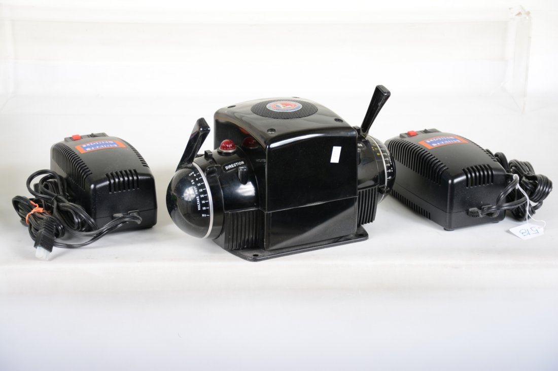 Lionel 32930 ZW Transformer: Nice classic look with 360 watts of power. It shows light use with paperwork, no box, C8. Sold AS-IS