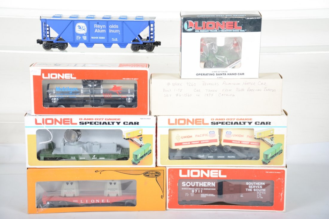 Lionel Lot: Includes 18403 handcar; 16606 Southern searchlight; 9383 UP trailer flat; 9711 Southern boxcar; 9234 Radio active Waist car; 9156 Mobilgas tank; 9260 Reynolds hopper from set 1560(1975), no box. All a