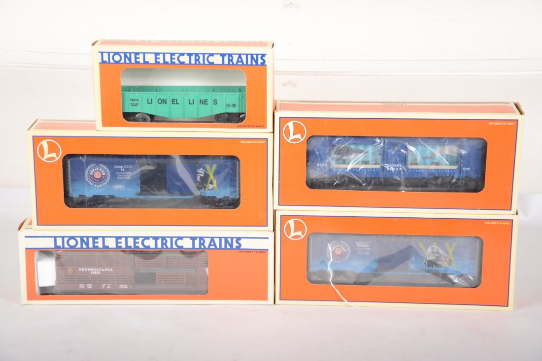 Lionel Rolling Stock: Includes 29228 PRR Turbine boxcar; 292489 NYC Commemorative. boxcar; 19845 Command control aquarium car; 19510 PRR stock car; 18915 Lionel gondola. Some show light runtime, with C9 bodies with boxes, 