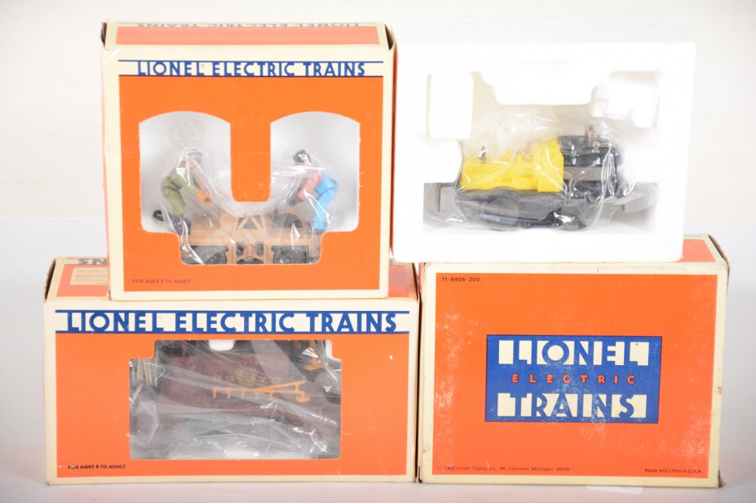 Lionel Moderized Units: Includes a 8379 PRR fire car; 18429 hand car; 18417 gang cars, missing figures. All show light runtime with C9 bodies with boxes.