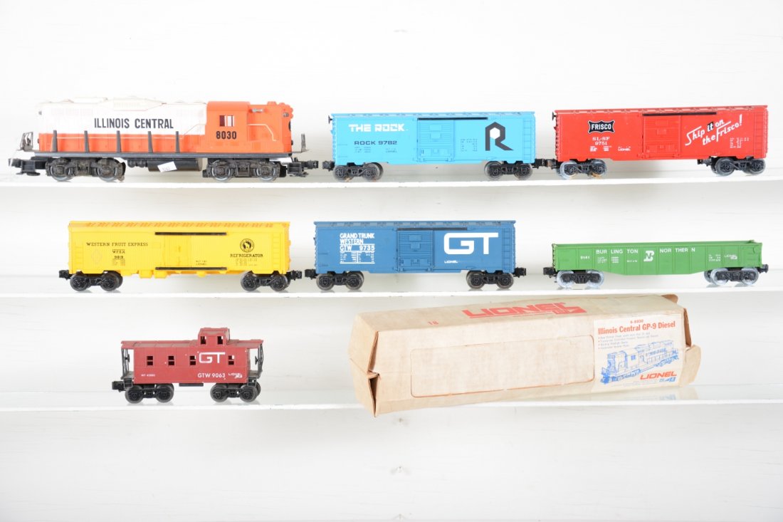 Lionel Diesel Freight Set: Includes a 8030 IC GP9 diesel, ob; 9141 gondola; boxcars- 9782, 9751, 9819, 9735; 9063 caboose. All show light runtime, a few have oxidation on wheels. All could benefit from a cleaning. Bodies should