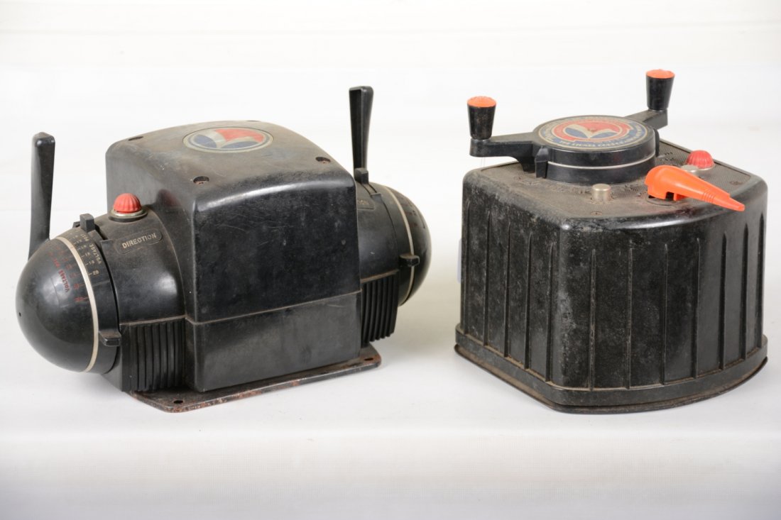 Lionel ZW 250 Watt & KW 195 Watt Transformers: Here's power for you. Includes a 250 watt 4-train transformer and 190 watt 2-train transformer with multi-volt capacity. Both cases will clean nicely, but are always sold AS-IS.