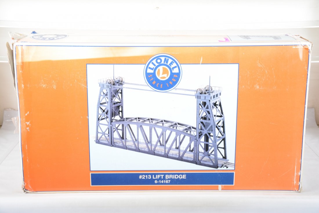 Lionel 14167 Lift Bridge: Interesting modern accessory. This example has been lightly used with a worn box, C8