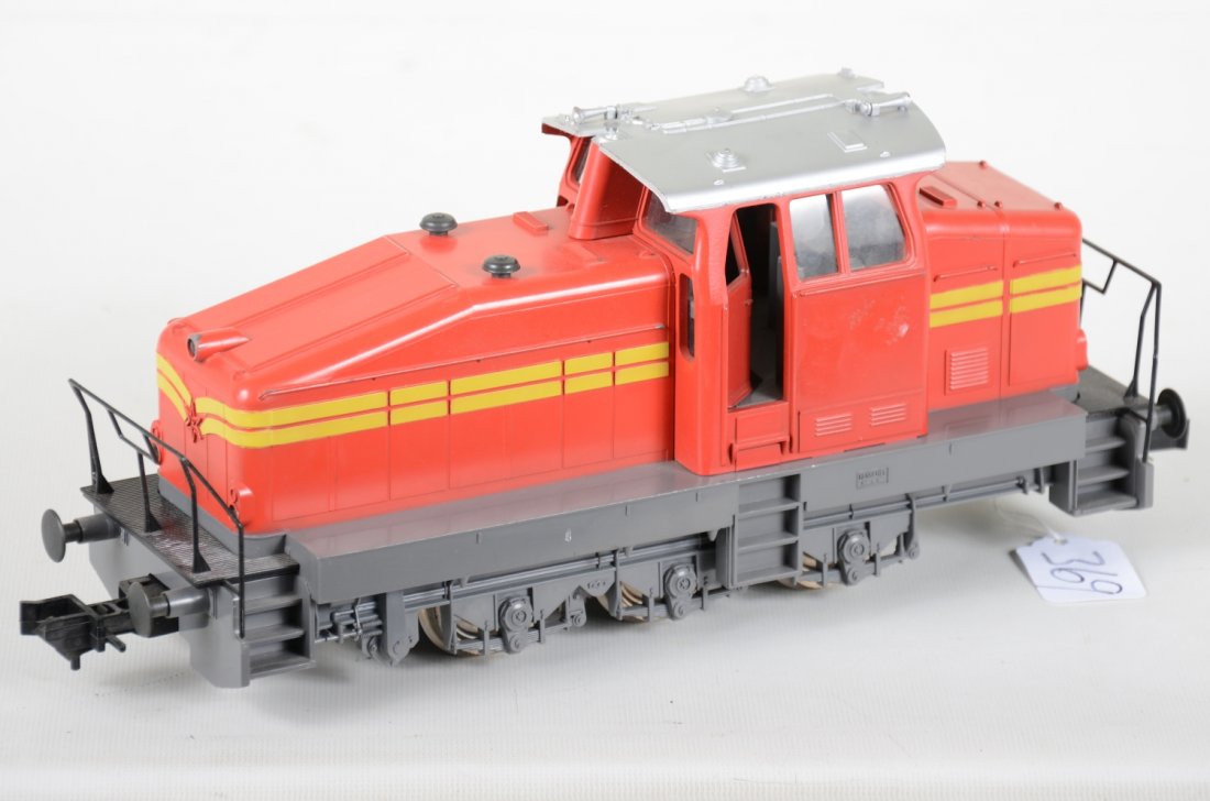 Marklin G Gauge Diesel: Nice 0-6-0 diesel from their 1 Gauge line. It shows light to moderate playwear, C7+-8