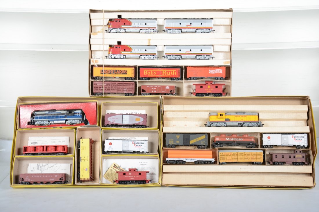 3 Boxed Athearn HO Train Sets: Includes a scarce SF ABBA Freight set; UP GP9 Freight set and a B&O GP9 built-up kit set. All show light runtime, some wear with set boxes.