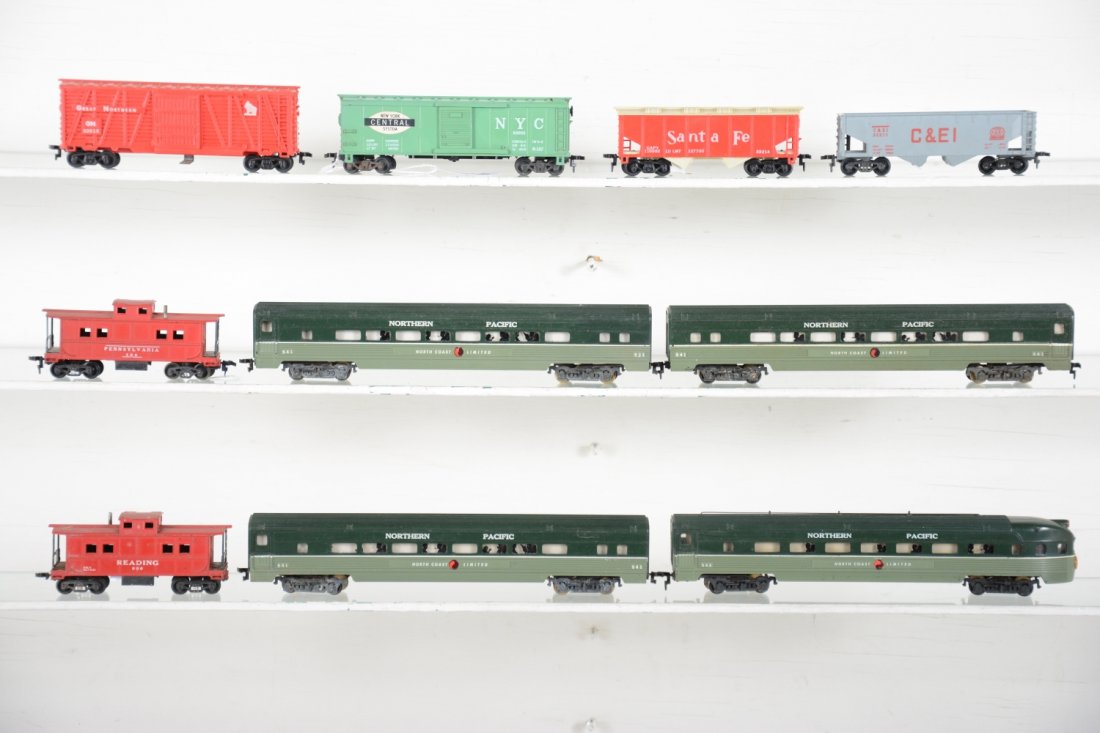 American Flyer HO Passenger & Freight Car Lot: Includes NP passenger cars 3 #541 observations; 543 observation; 2 #506 cabooses; 33214 SF hopper; 33818 GN hay jector, no load; 33211 C&EI hopper, no coal pile; 33002 NYC boxcar. All show light playw