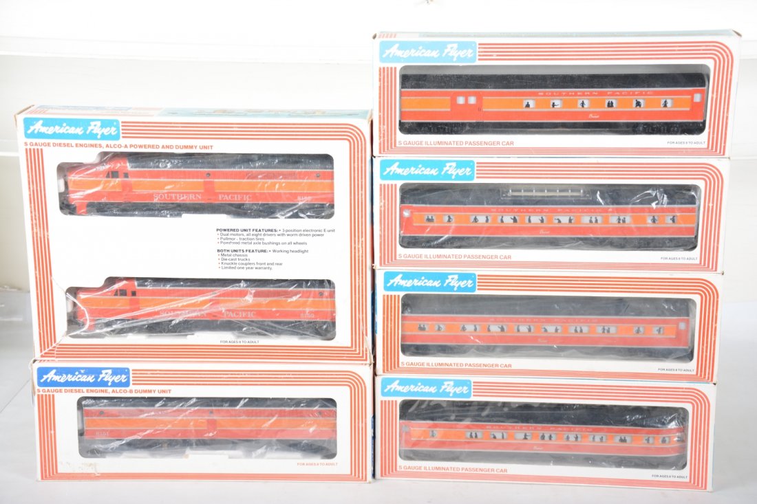 Lionel American Flyer SP Daylight Passenger Set: S Gauge. Includes an 8150 SP PA AA Diesels; 8151 PB-1 B-unit; 9500 combine; 9501 coach; 9502 vista-dome; 9503 observation. All show light runtime with C9 bodies with boxes showing light wear.