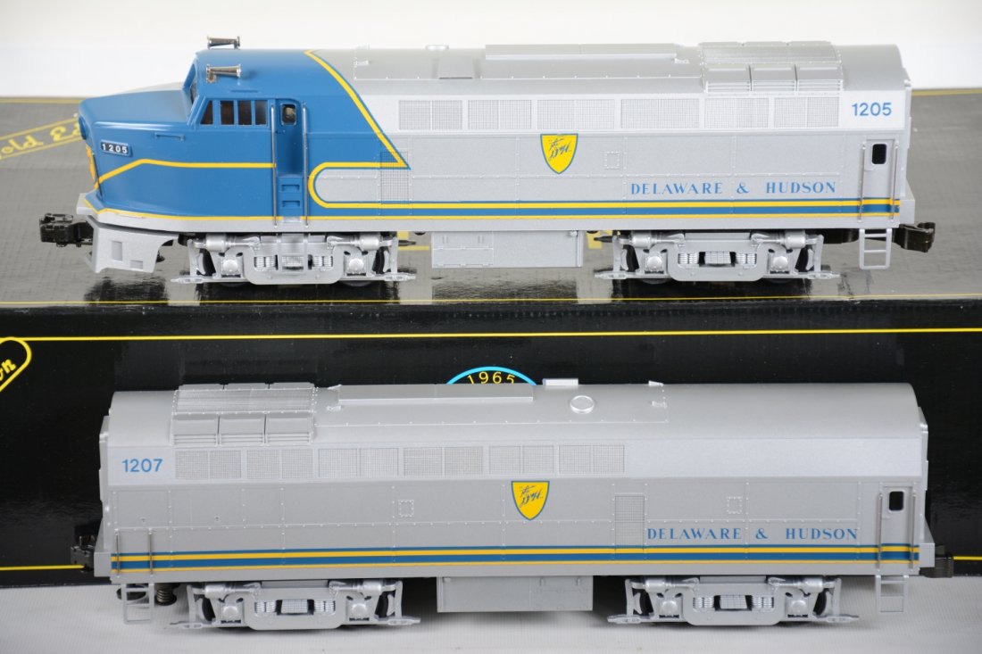Weaver 1205 D&H Sharknose AB Diesels: Test run, clean like new dual motor pair with flywheel drive, light & horn. They have their setbox as well, C9-10