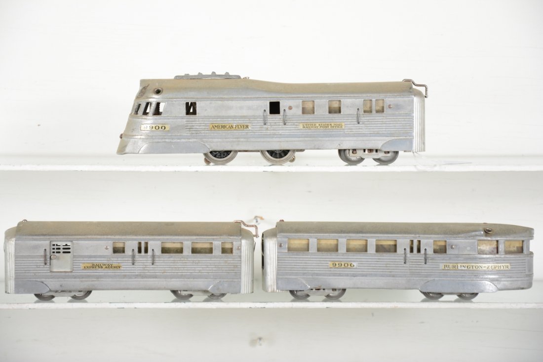 American Flyer 9900 Burlington Zephyr: O gauge. Fairly clean 3 car set with unusualy nice decals. Includes a 9900 diesel, minor warp to stacks; 9910 combine; 9913 observation, decals 90% overall. Set could benefit from a cleaning, C6+-7ish