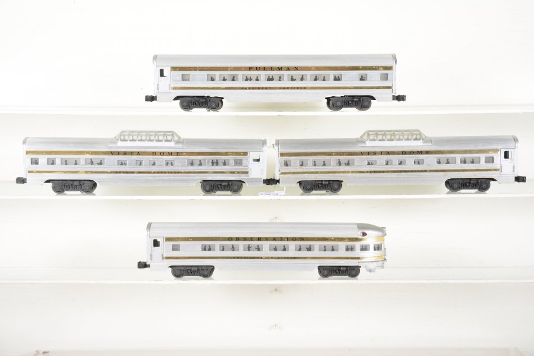Lionel Presidential Passenger Cars: Looks great behind the above GG1 or a 2383 F3. Includes 2 #2322 Harrison vista-domes; 2323 Garfield Pullman; 2321 Mc Kinley observation. All have original stripes and show light to moderate playwear, 