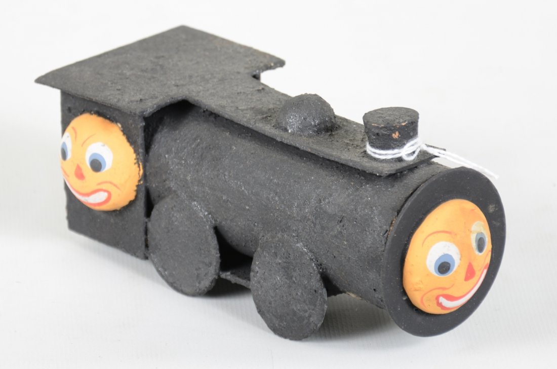 Unusual Halloween Train Candy Container (1 of 6)