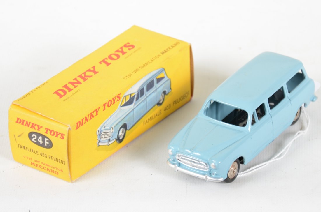 Boxed Dinky FR24F Peugeot 403 Wagon (1 of 3)