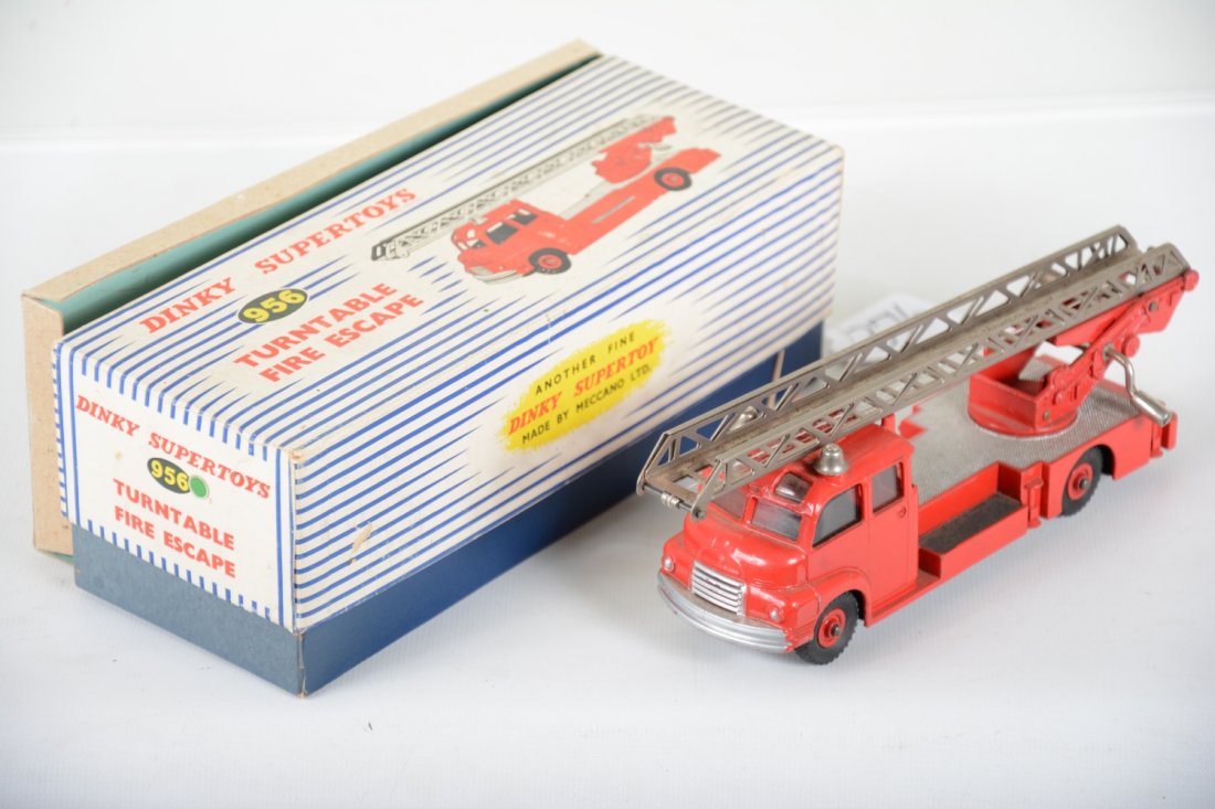 Boxed Dinky 956 Turntable Fire Escape (1 of 3)