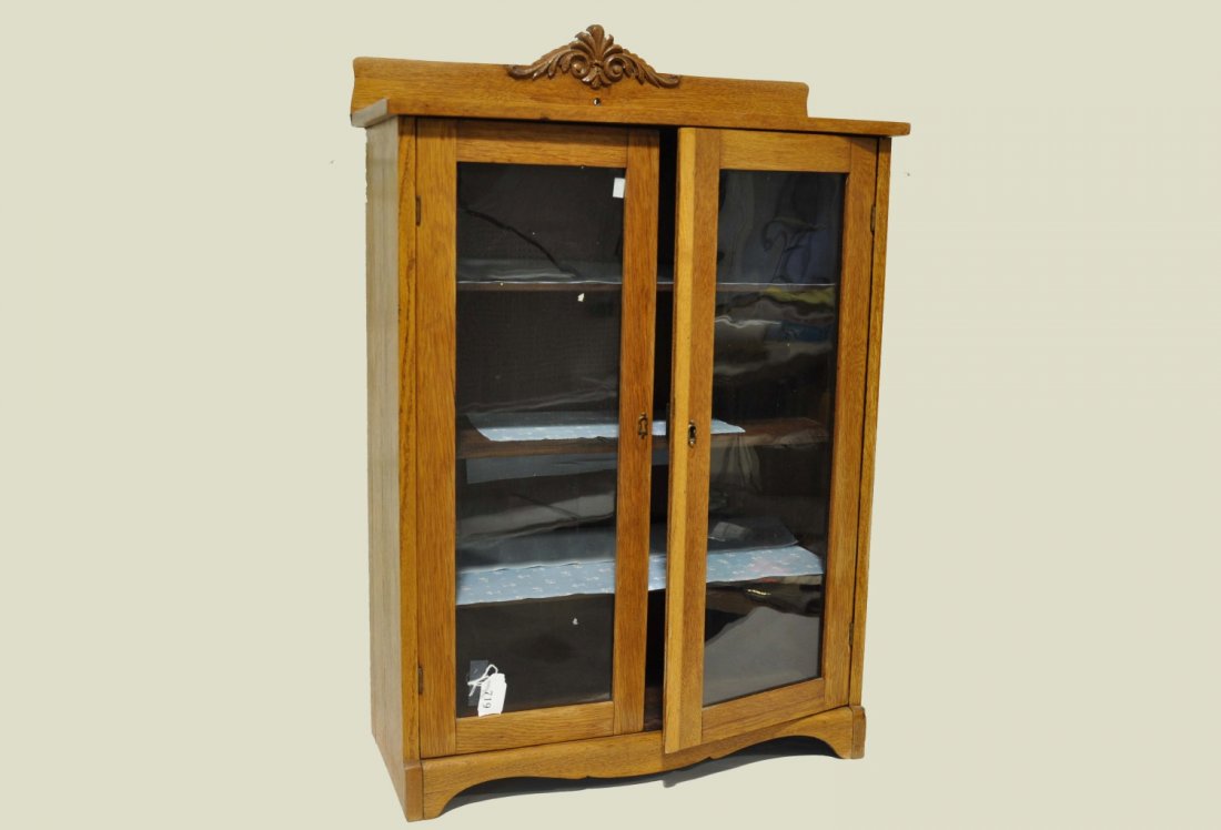 Nice Oak Childs China Cabinet (1 of 5)