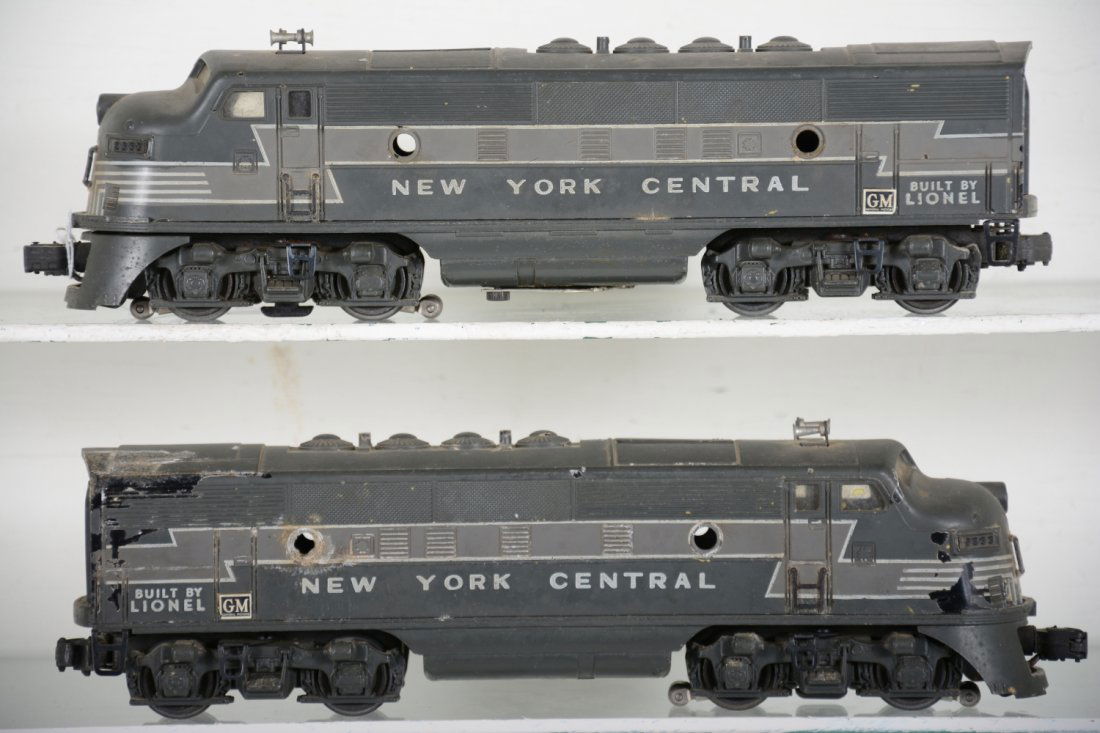 Scarce Lionel 2333 RS NYC F3 AA Diesels: These are the 1st production, rubber stamped lettering on black shells. Paint 15% flaking as usual on this variation. Battery box show light corrosion on frame, heavy on bracket inside, C5