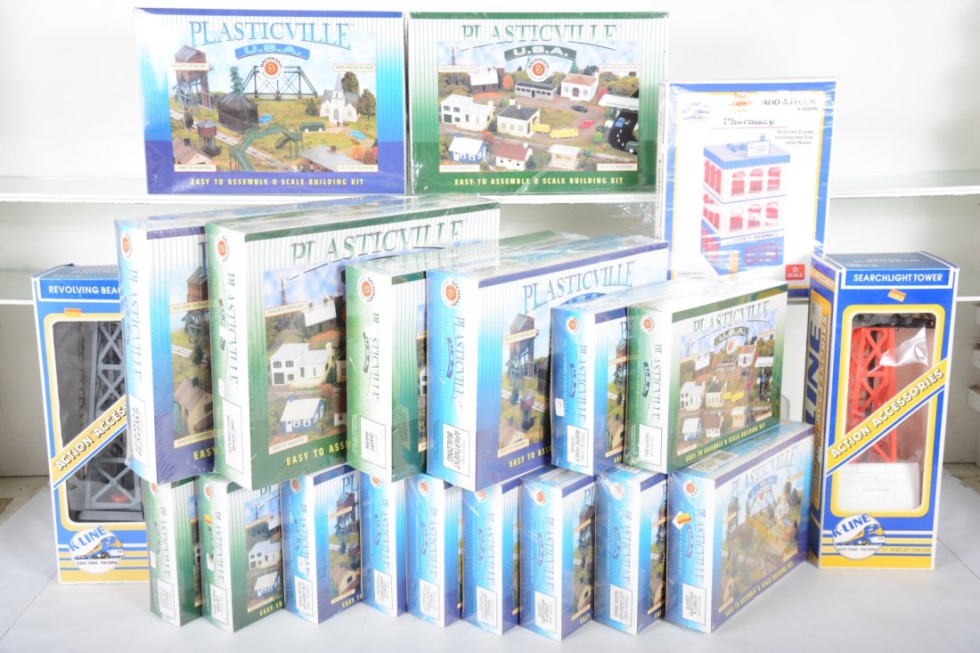 Large Lot Bachmann Plasticville Kits, Plus (1 of 2)