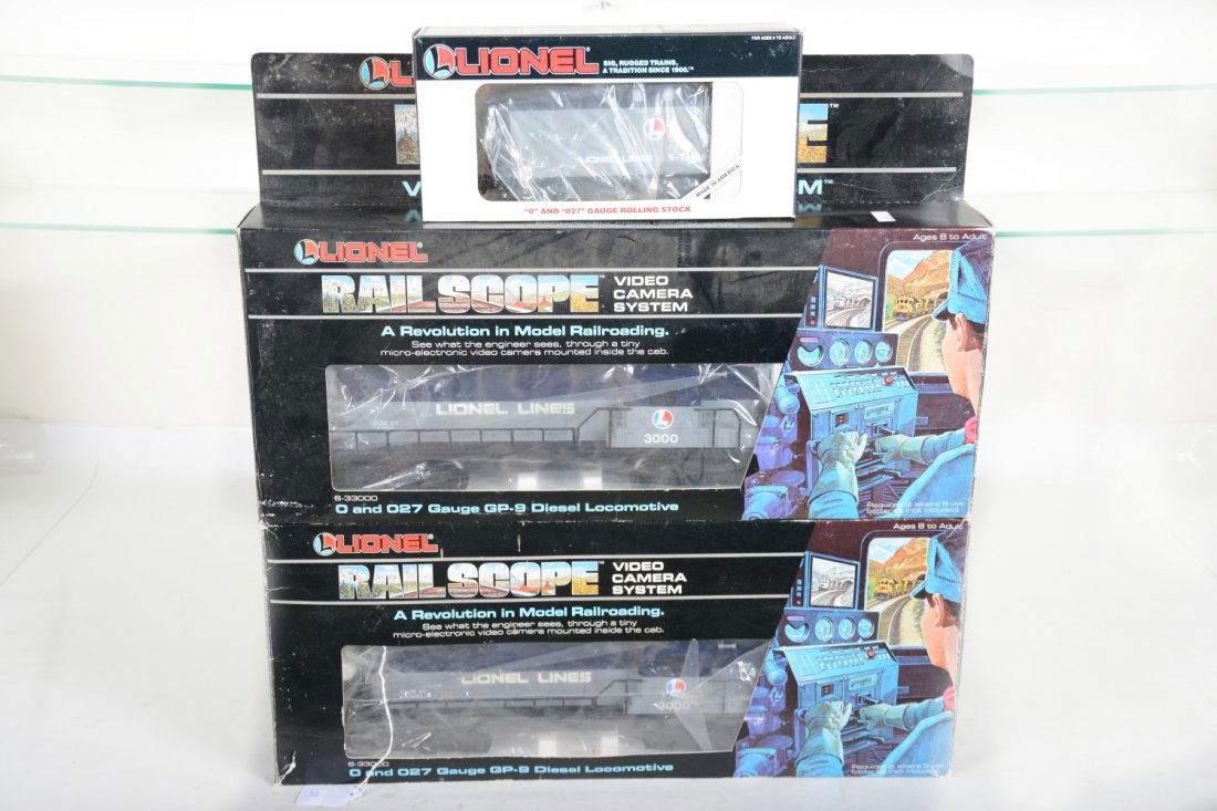 2 Lionel 18000 Locoscope Diesels & Caboose (1 of 2)