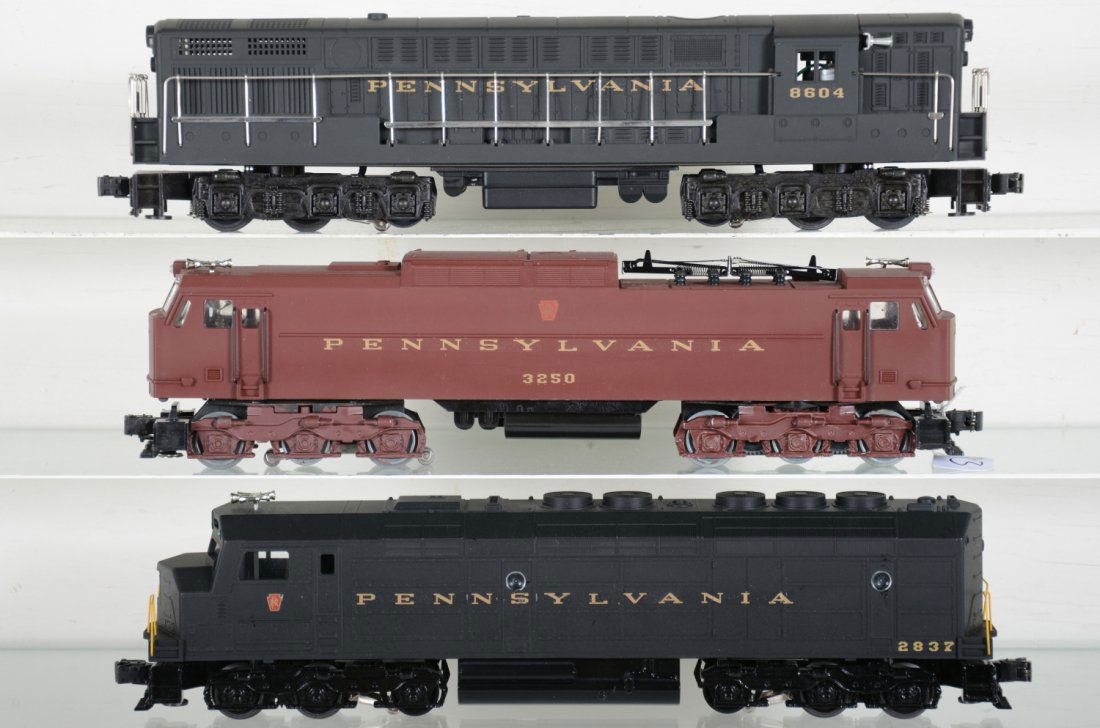 Custom Painted Williams PRR Diesels (1 of 4)