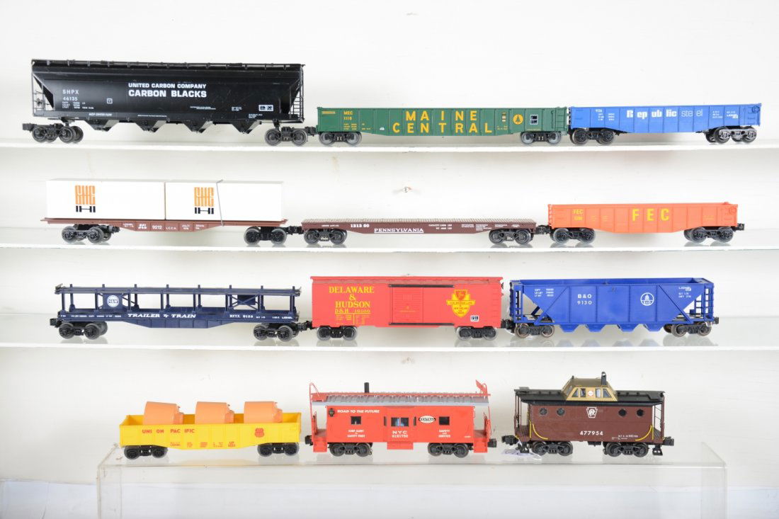 Assorted Modern Freight Cars (1 of 6)