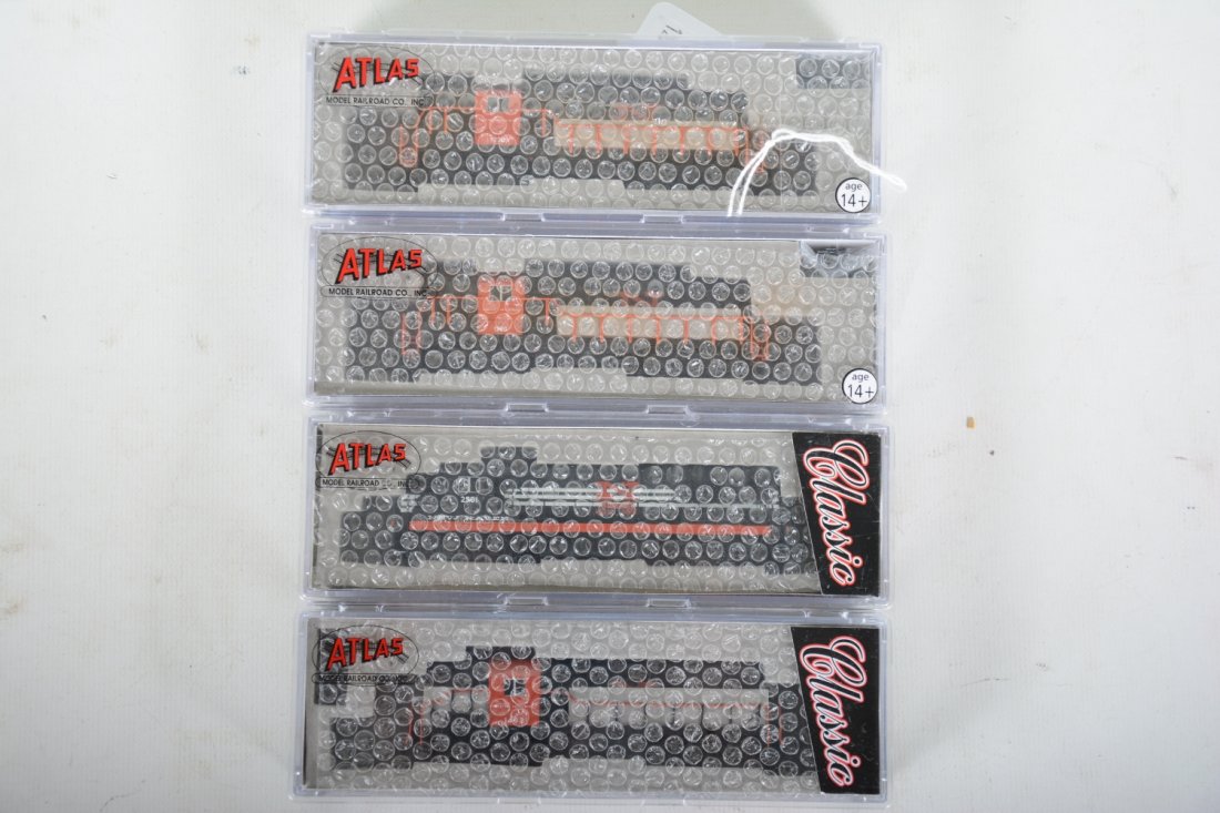 4 Atlas N Ga New Haven Diesels: Includes 44715 U25B #2501; 42633 RS-11 #1402; 2 #48369 GP-9 #1220. All have been test run with boxes, C9-10