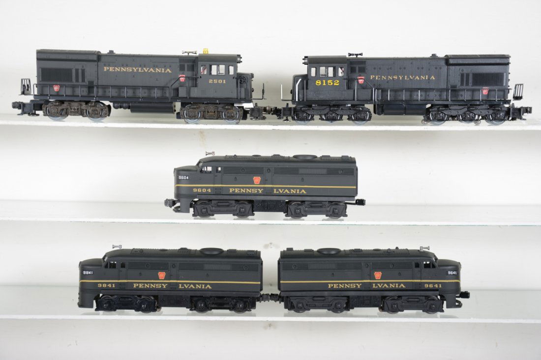 Custom Painted Lionel PRR Diesels (1 of 4)