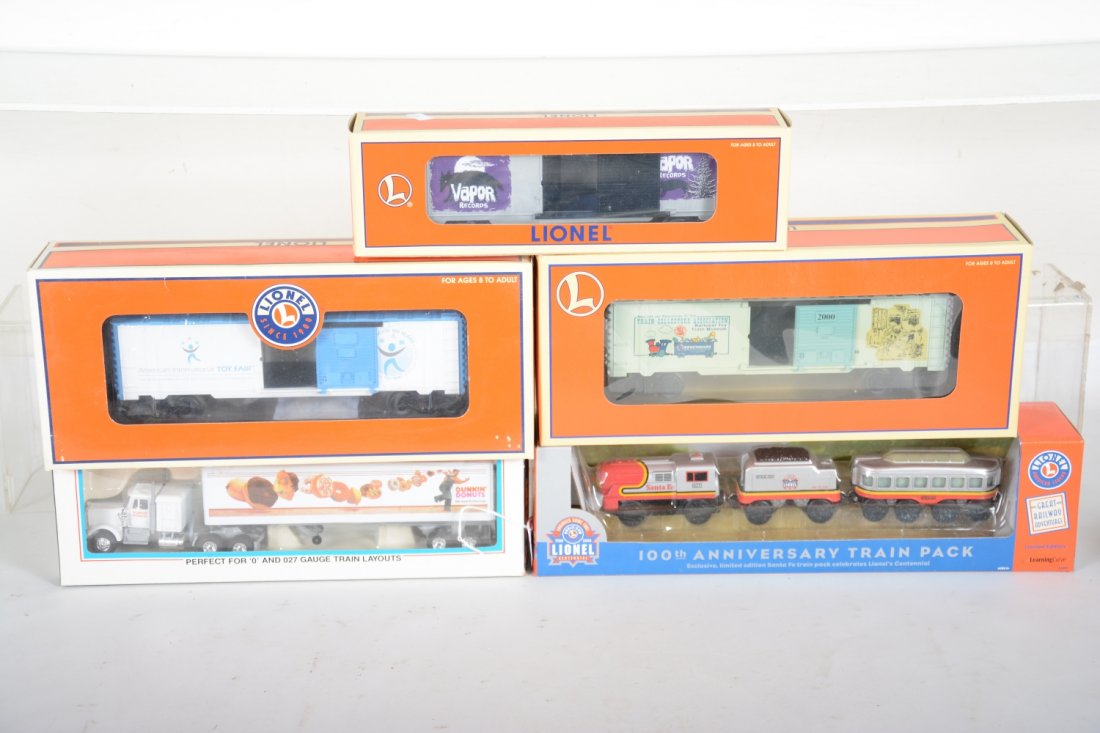 Lionel Modern Group (1 of 2)