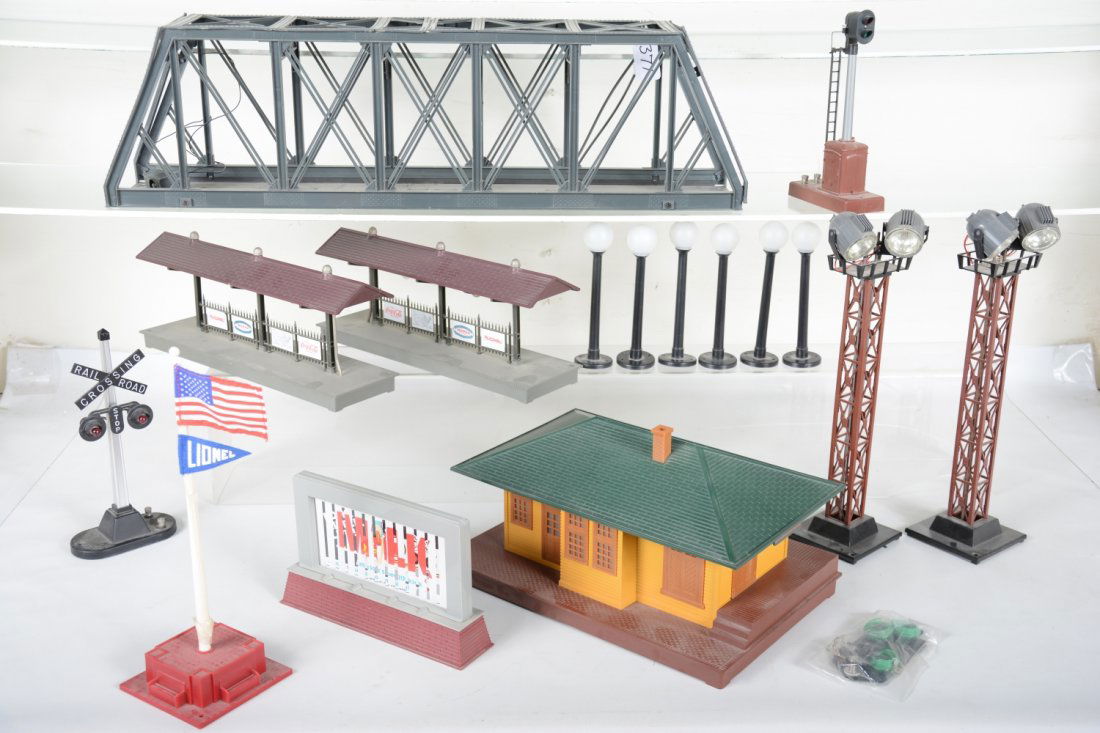 Modern Accessory Lot (1 of 2)