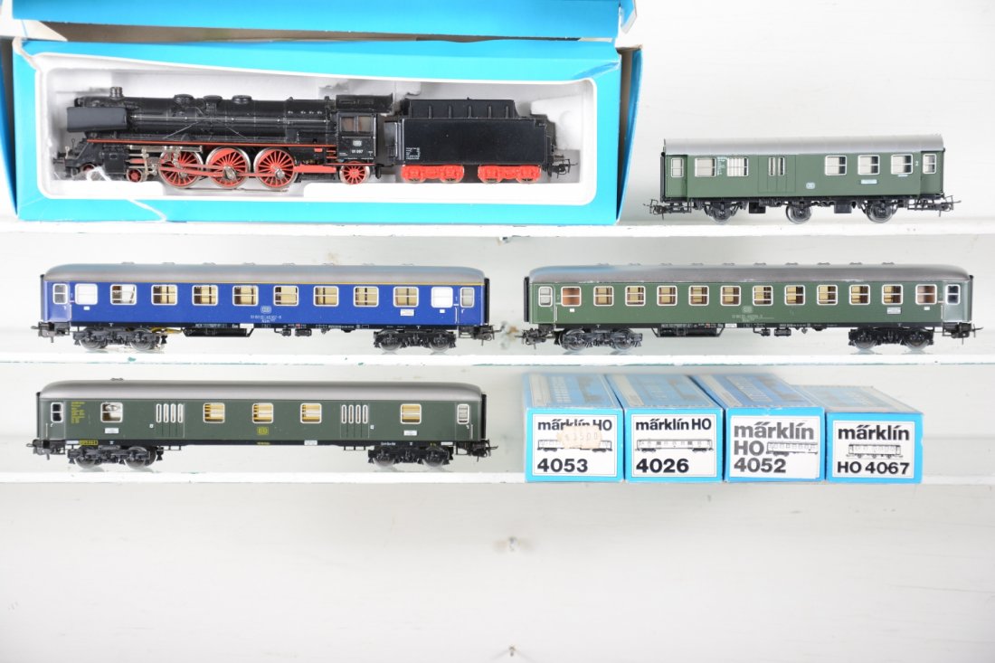 Boxed Marklin HO DB Steam Passenger Set (1 of 3)