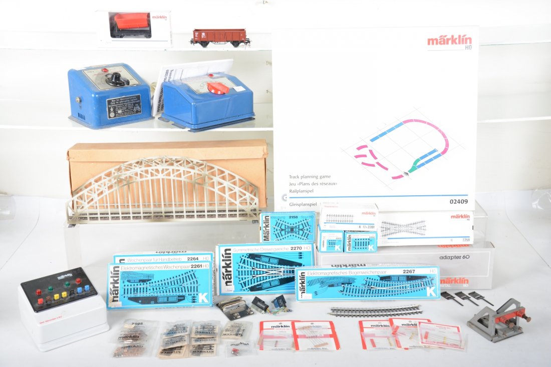 Marklin HO Accessory Group (1 of 4)
