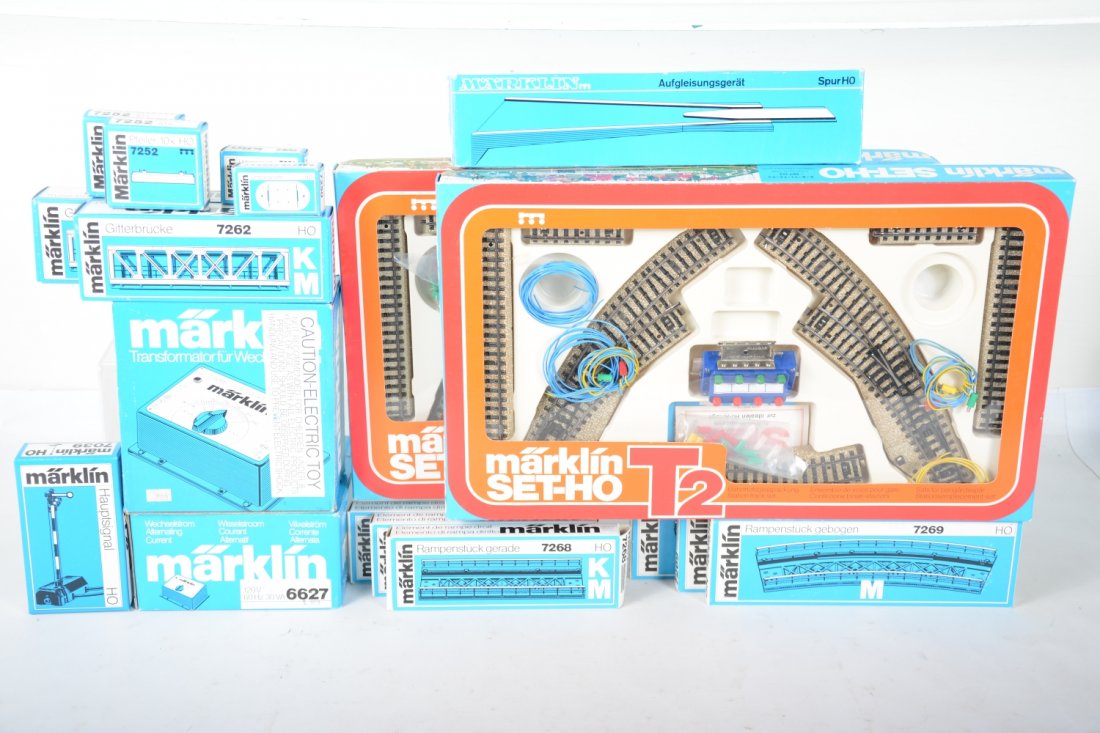 Boxed Marklin HO M Track & Accessory Lot (1 of 2)