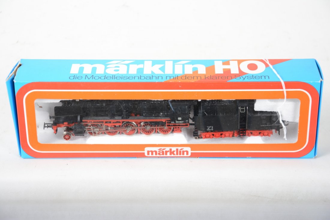 Boxed Marklin HO 3084 DB Steam Loco (1 of 2)