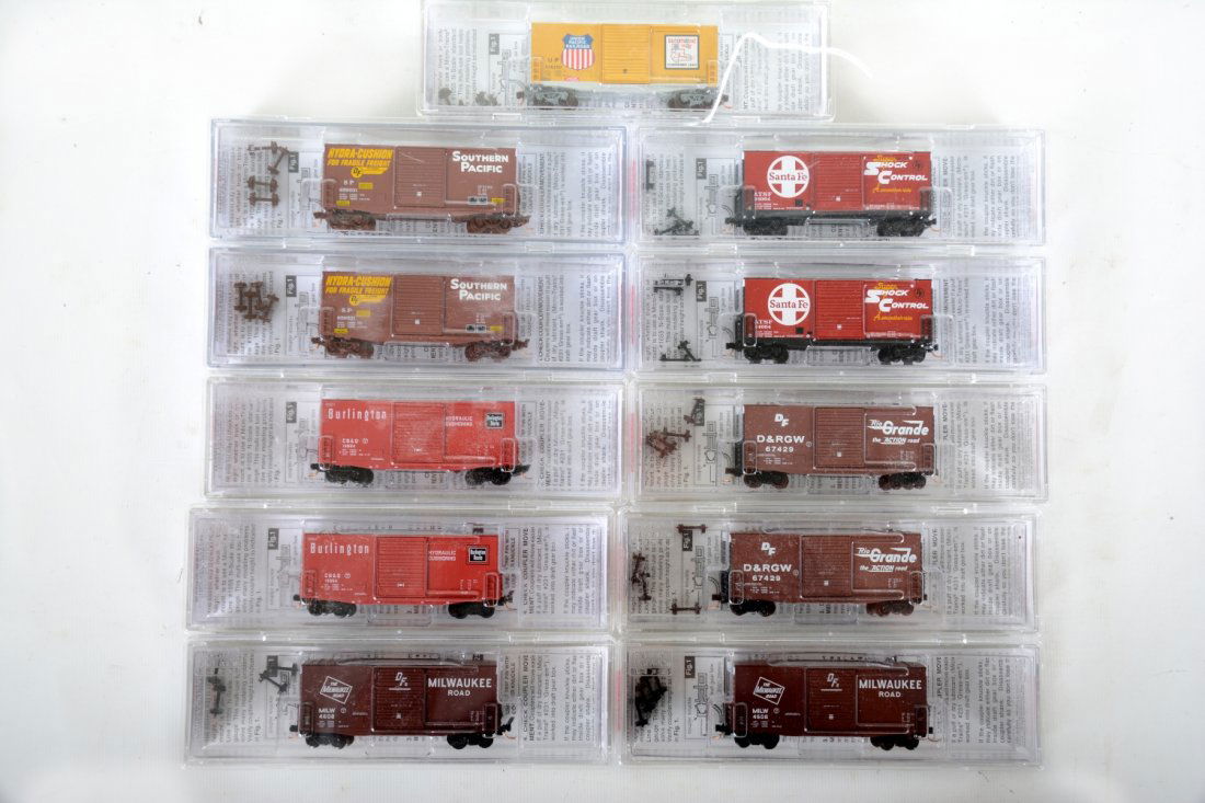 11 Micro-Trains N Ga Hi-Cube Boxcars (1 of 2)