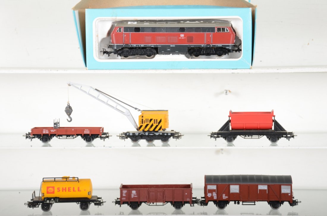 Marklin HO German Diesel Freight Set (1 of 4)