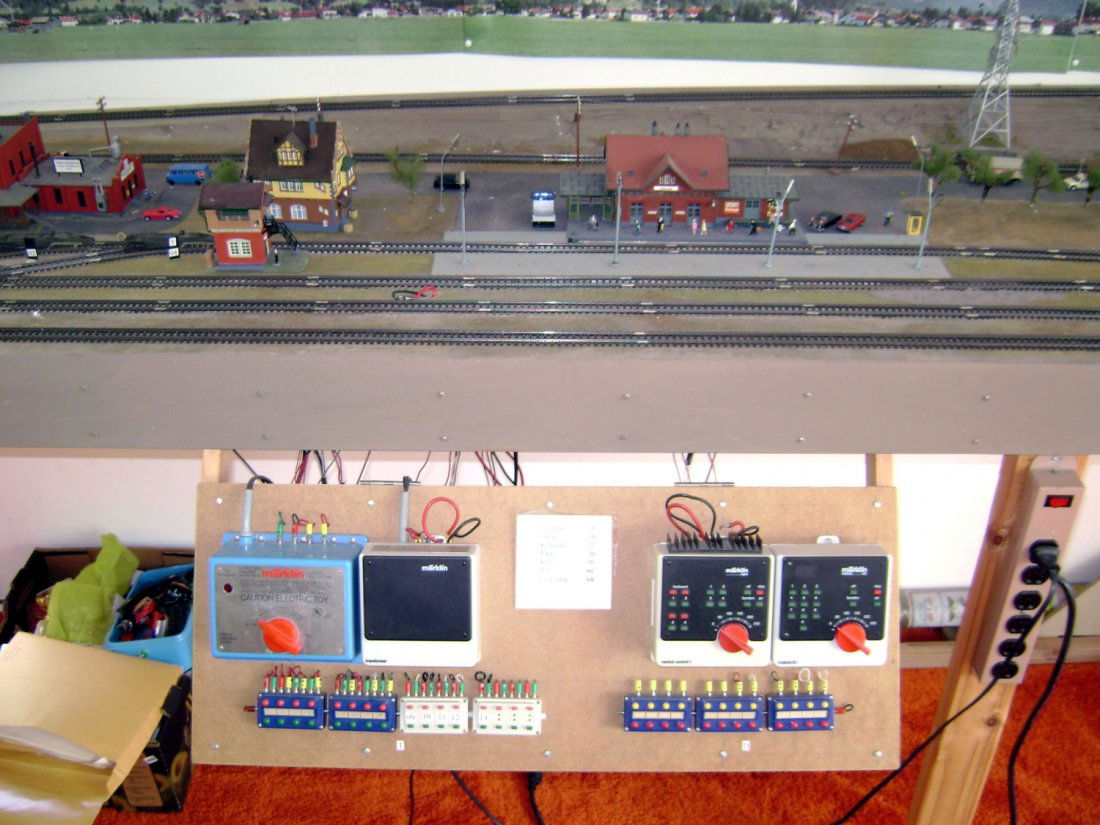 Marklin HO Digital Layout, OFF SITE (1 of 8)