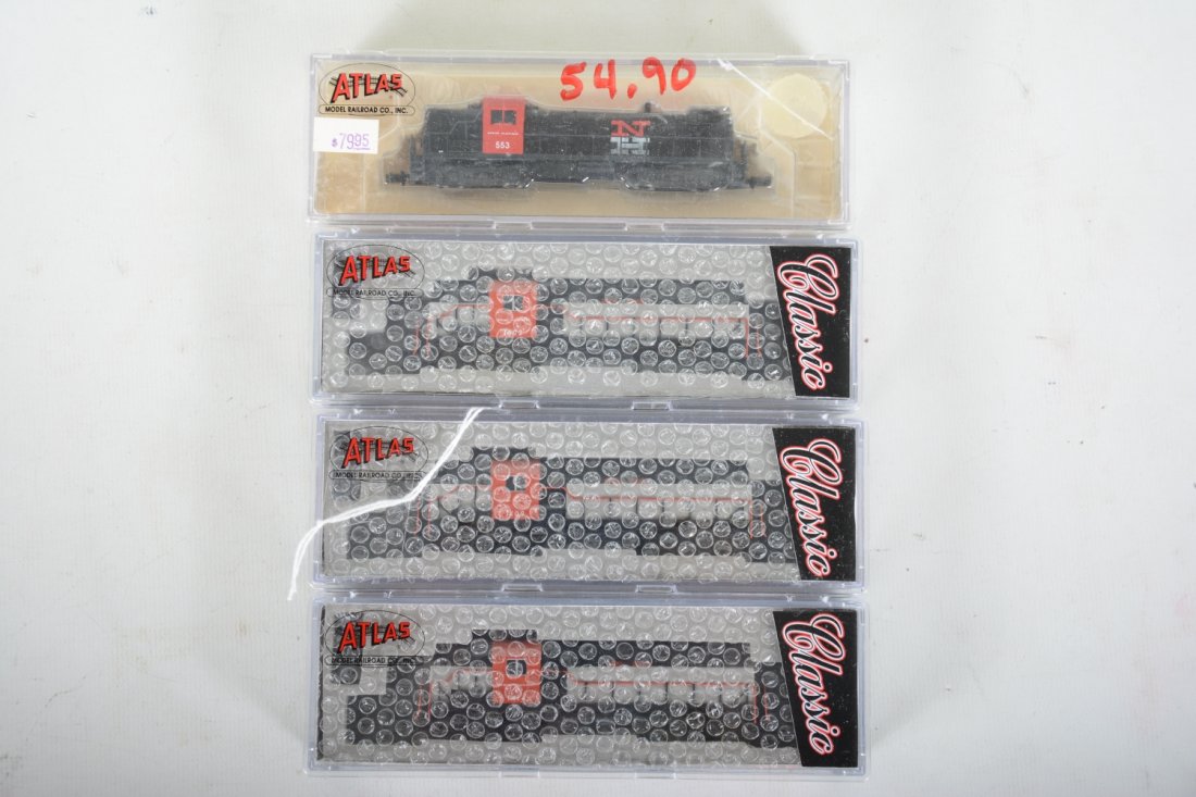 4 Atlas N Ga New Haven Diesels: Includes 42635 RS-11 #1414; 42634 RS-11 #1409; 42633 RS-11 #1402 and 42007 RS-3 #553. All have been test run with boxes, C9-10