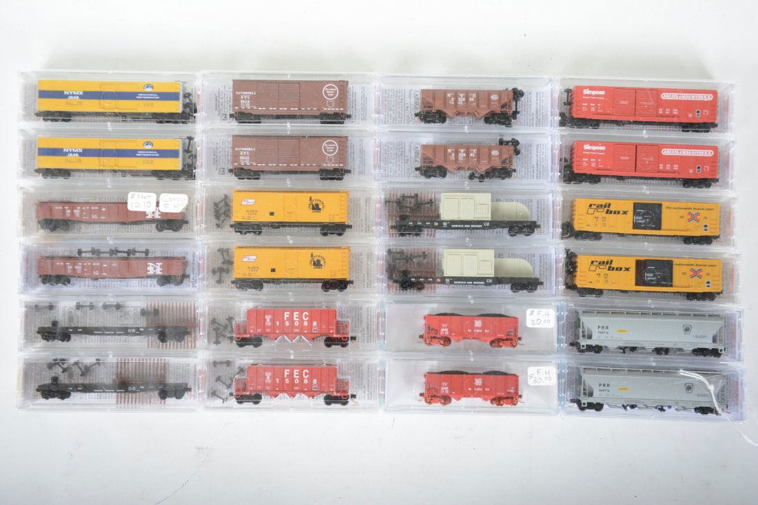 24 Micro-Trains N Ga Freight Cars (1 of 2)