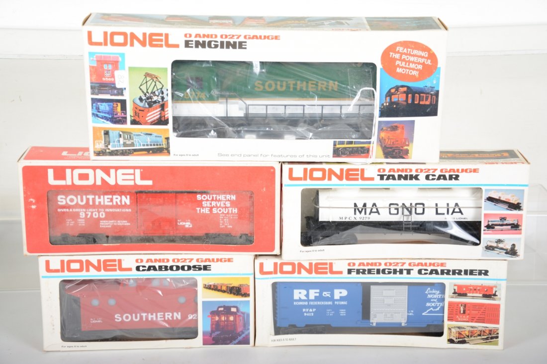 Lionel Southern Diesel Freight Set: Includes an 8774 Southern GP7 diesel; 9279 Magnolia tank car; 9700 Southern boxcar; 9412 RF&P boxcar; 9287 Southern caboose. All show test run wheels with boxes, C9