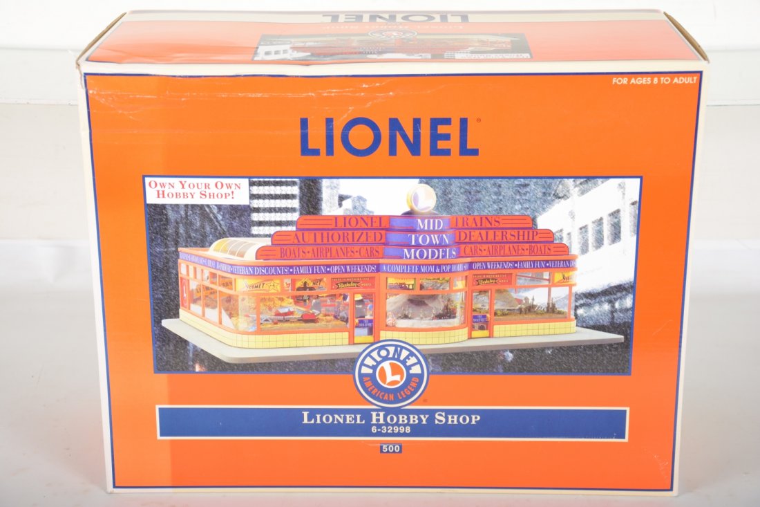 Lionel 32998 Lionel Hobby Store (1 of 2)
