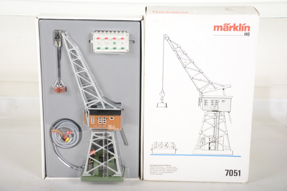 Marklin HO 7051 Rotary Magnetic Crane (1 of 2)