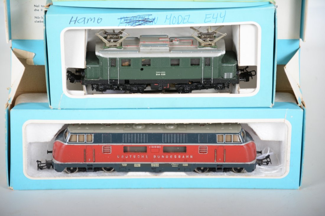 Marklin HO 3021 & E44 Locomotives (1 of 2)