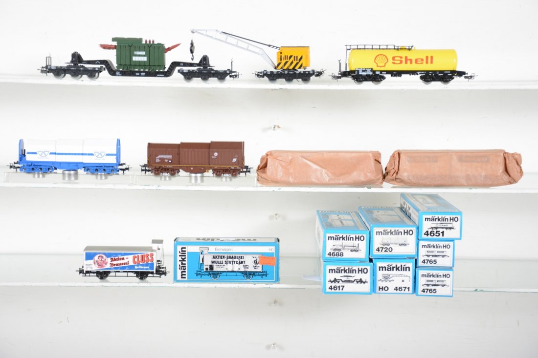 8 Marklin HO Freight Cars (1 of 4)
