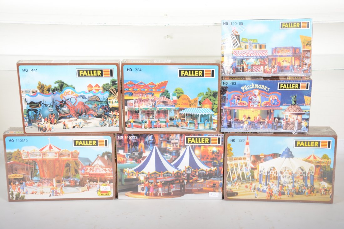 Faller HO Amusement Park Kits (1 of 2)