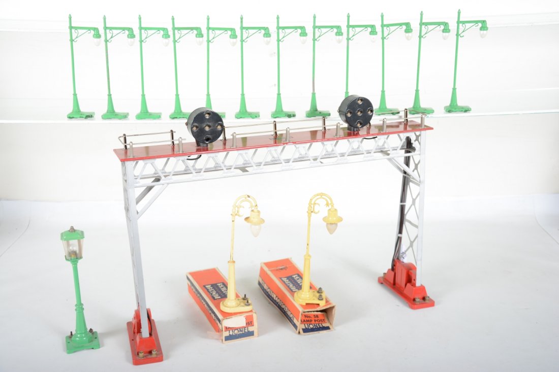 Late Lionel Pre War Accessories (1 of 2)