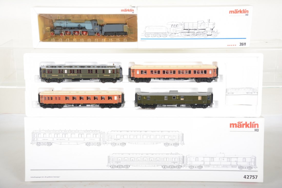 Marklin HO Passenger Set (1 of 2)
