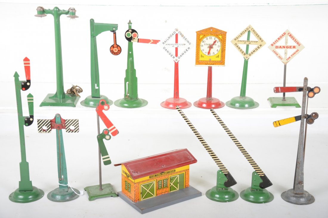 American Flyer Accessory Lot (1 of 2)